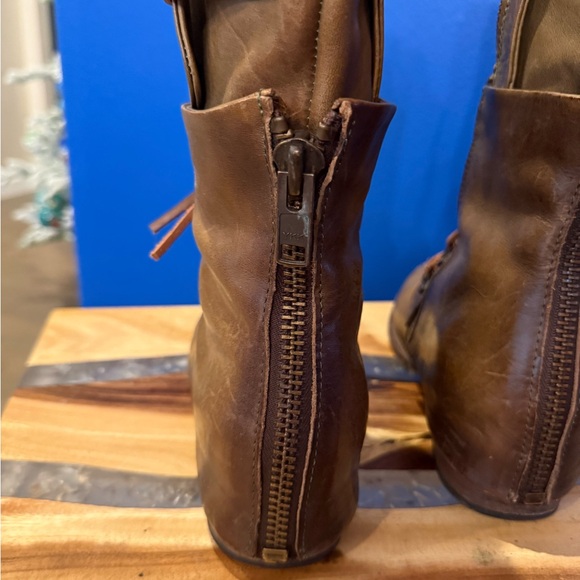 Freebird by Steven Ravi boots. Olive. Size 9 - Picture 5 of 7